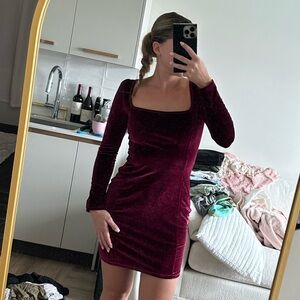 Maroon Velvet Long Sleeve Mini Dress